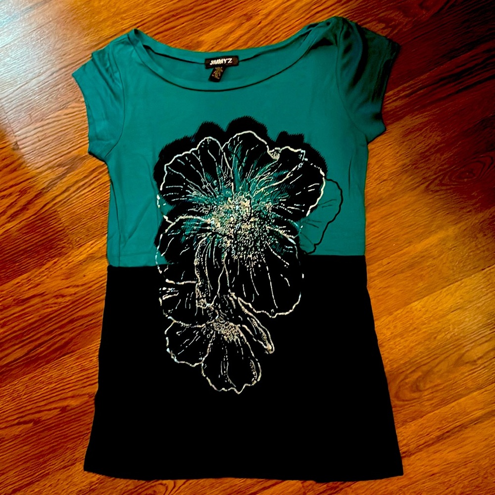 Cute shirt size XS